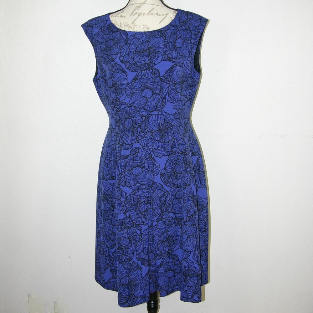 Floral Printed Blue Inverted Pleat Dress - Picture 1 of 5
